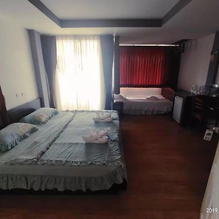Wechat Inn Patong Exterior photo